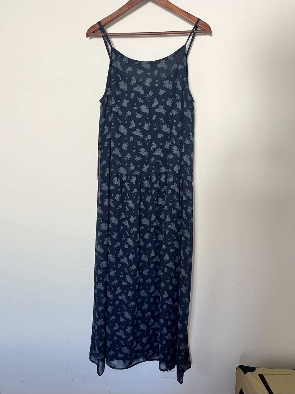 Vince Navy calico Floral 100% Silk Dress, silk lining - Picture 6 of 7